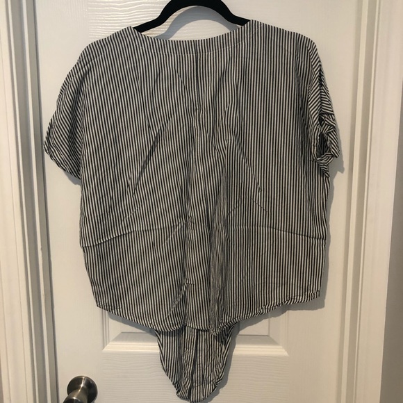 3/$15 Universal thread vertical stripes tie up shirt - Picture 6 of 7